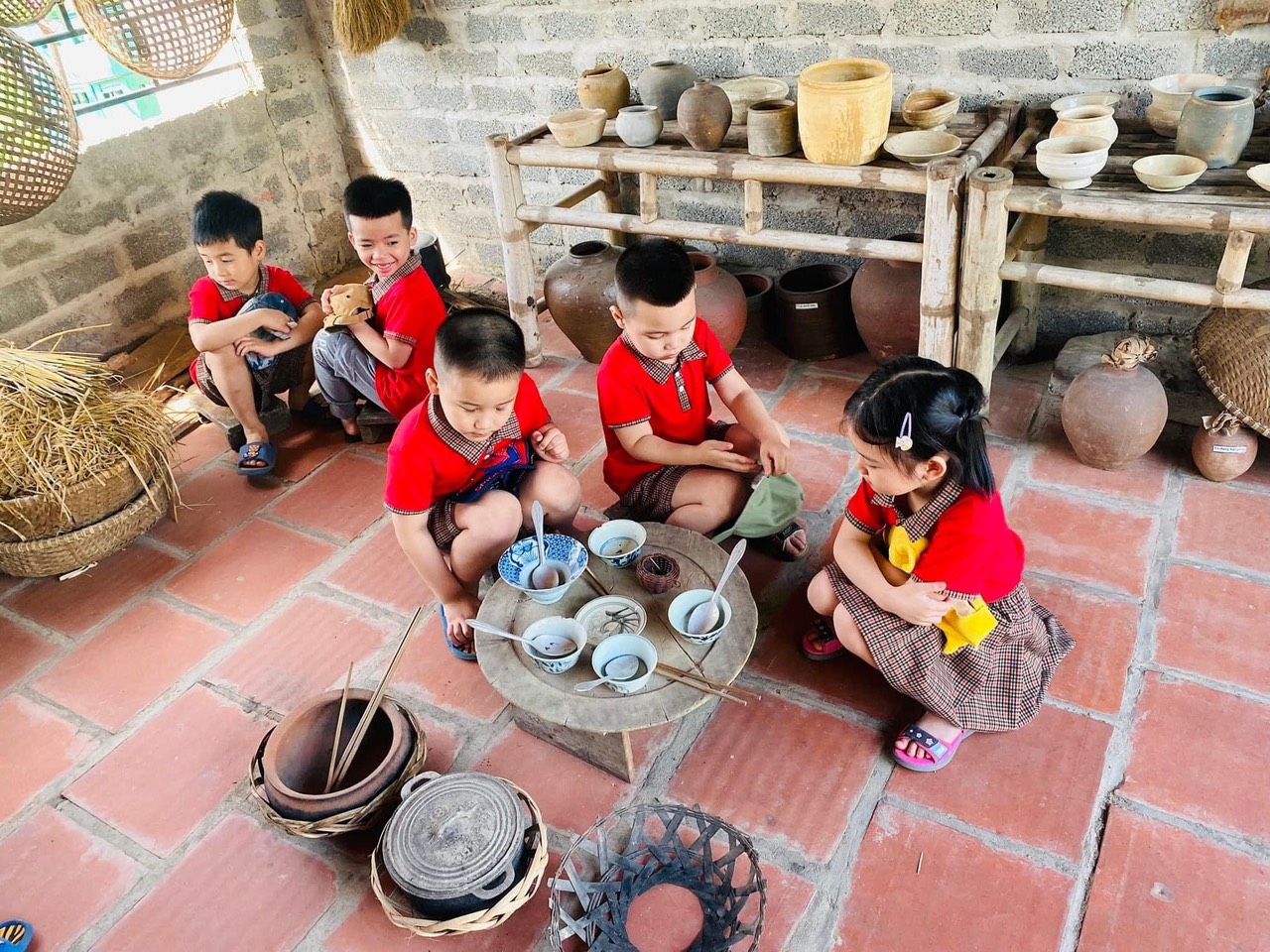 Giáo dục Di sản ngày càng khởi sắc và tạo nhiều ấn tượng tại Di sản Thành Nhà Hồ