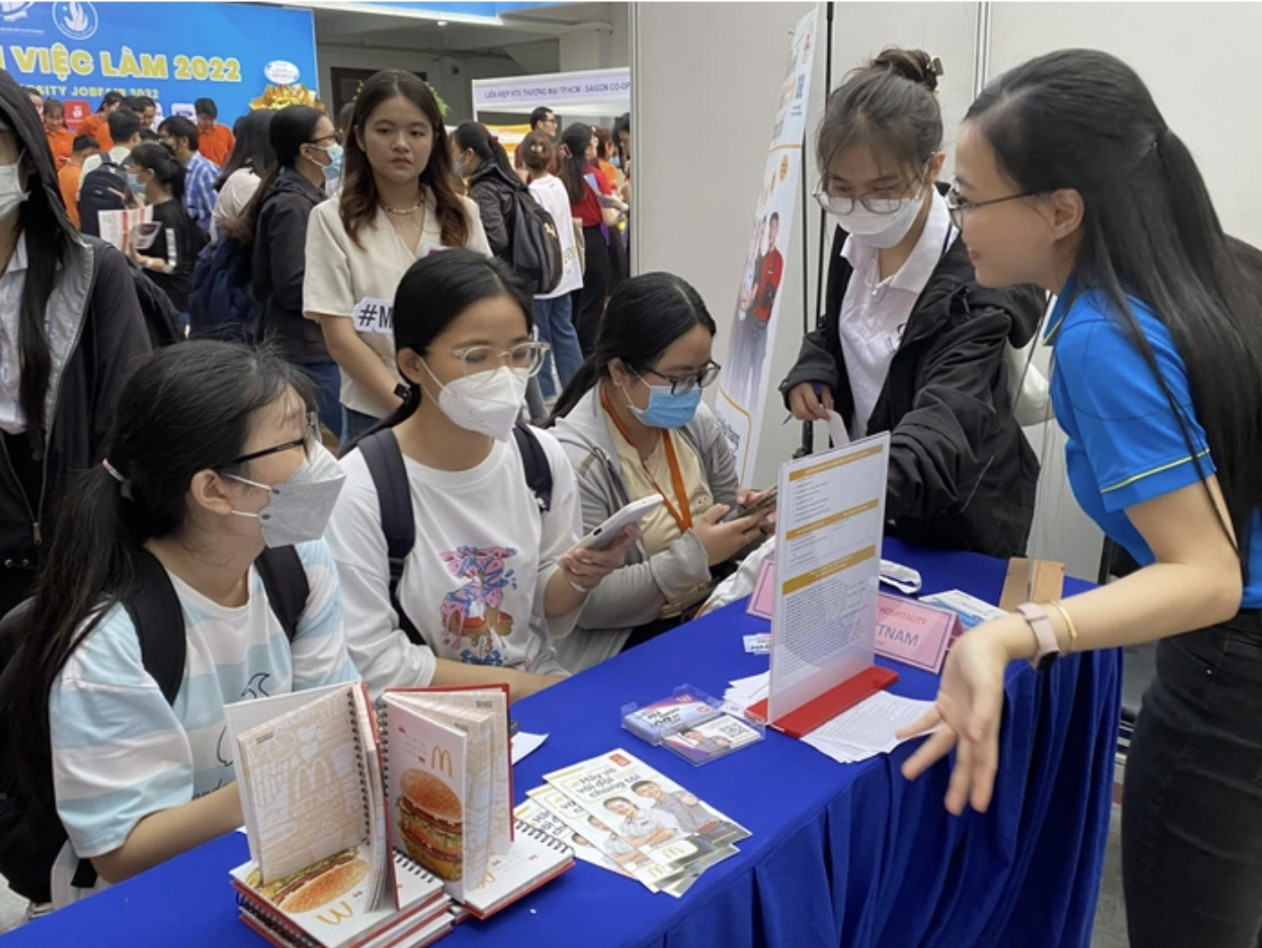 Đề xuất học sinh, sinh viên làm thêm không quá 20 giờ/tuần có thể không khả thi