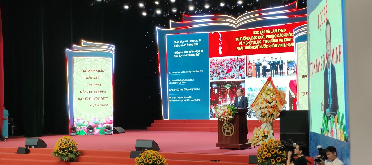 Hà Nội: Tuyên dương học sinh giỏi tiêu biểu của Thủ đô năm học 2023-2024