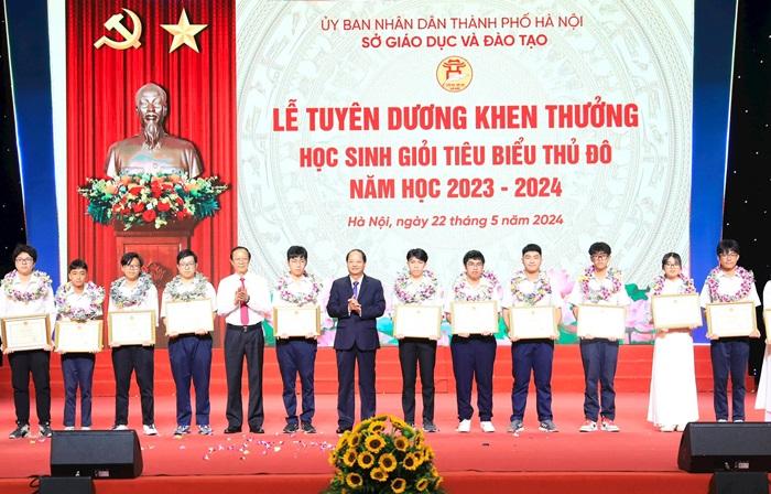 Hà Nội: Tuyên dương học sinh giỏi tiêu biểu của Thủ đô năm học 2023-2024