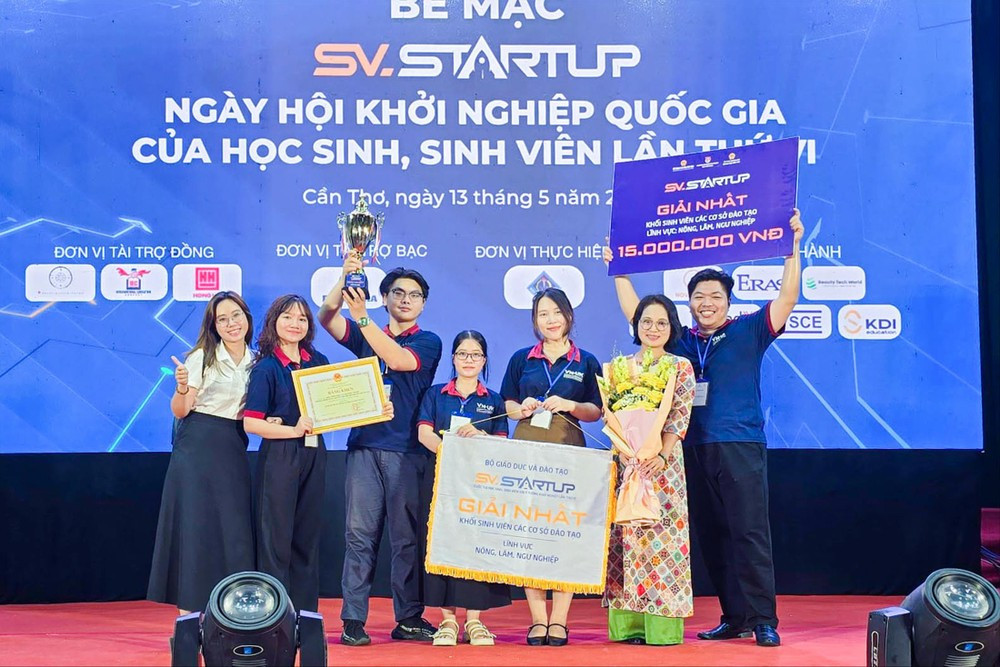 Sáng chế mực vẽ từ rác thực vật từ các bạn sinh viên