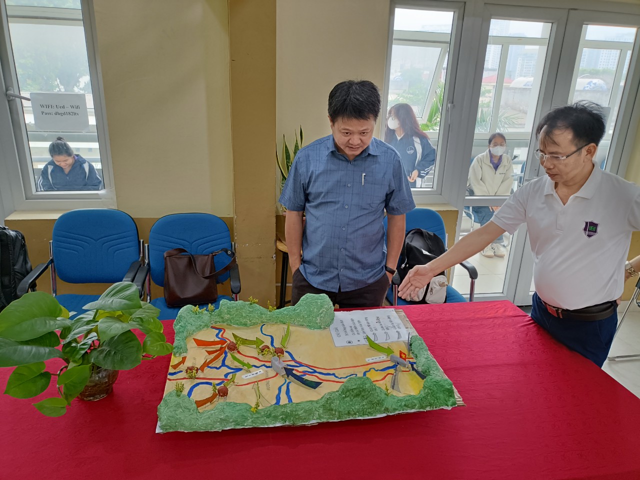 Ngành Lịch sử & Địa lý, trường ĐHGD tổ chức tọa đàm: “ Âm vang chiến thắng Điện Biên Phủ (1954-2024)”