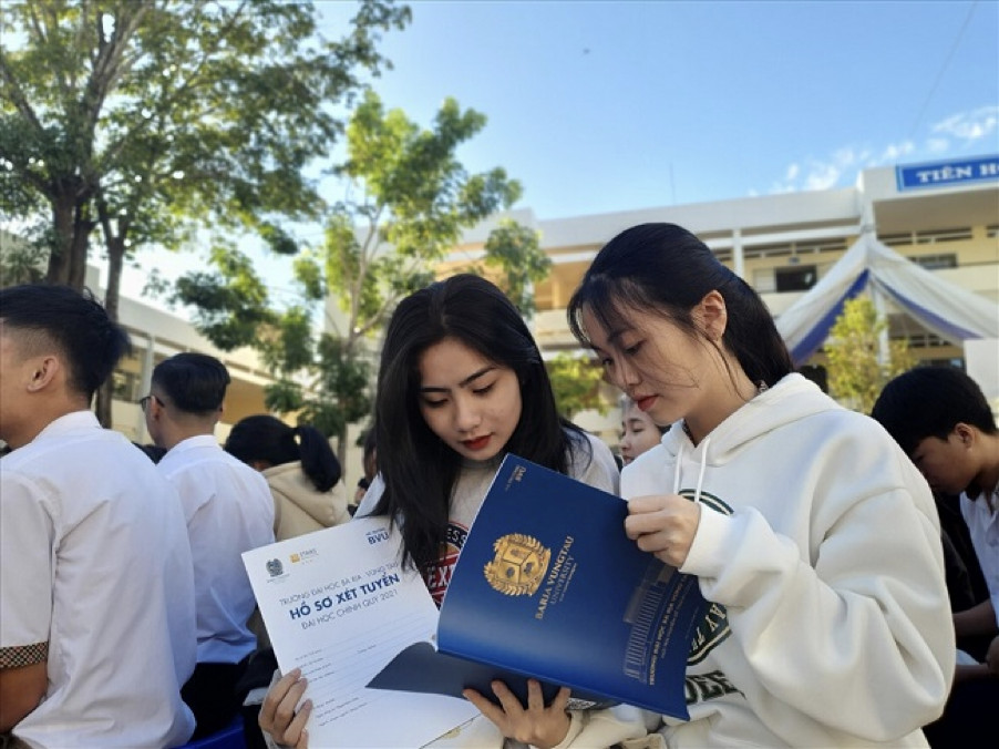 Nhiều đại học xét tuyển học bạ từ tháng 5
