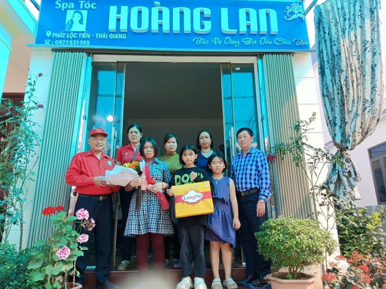 Hiến tóc nhân đạo nghĩa cử cao đẹp hỗ trợ cho bệnh nhân ung thư