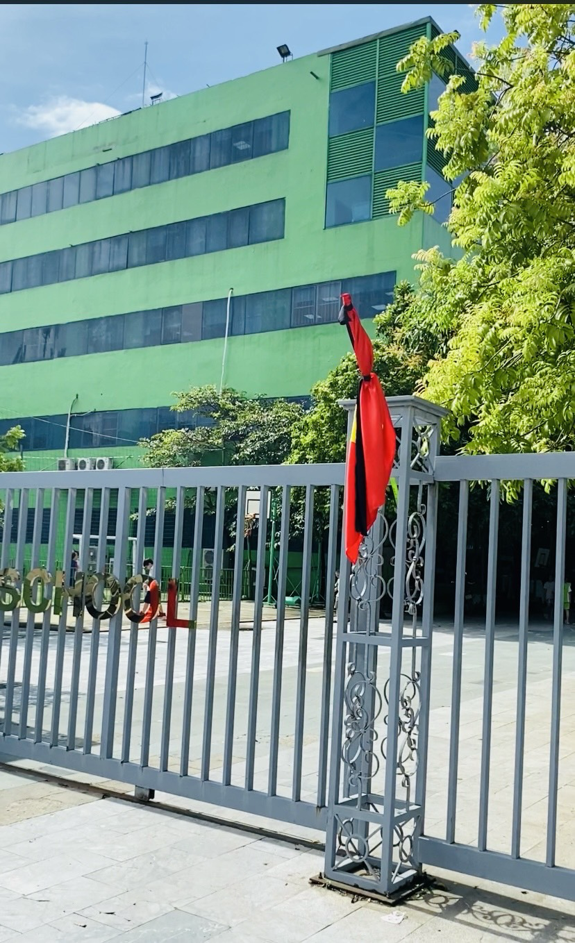 Trường IQSCHOOL Tổ Chức Lễ Viếng Tổng Bí Thư Nguyễn Phú Trọng: Học Sinh Tưởng Nhớ và Học Hỏi Từ Tấm Gương Vĩ Đại