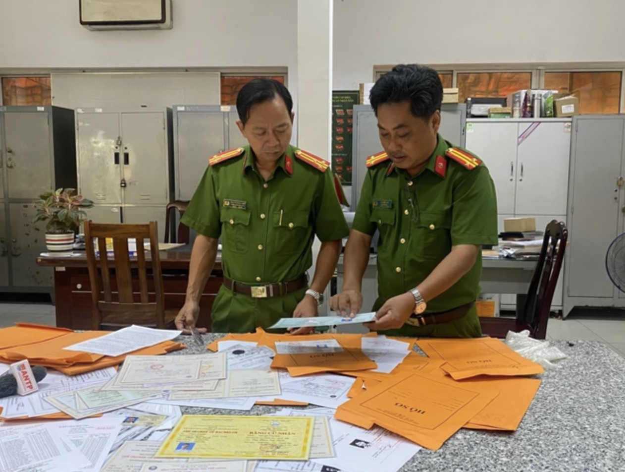Sử dụng bằng cấp 3 giả thì bằng thạc sĩ, tiến sĩ sẽ bị thu hồi