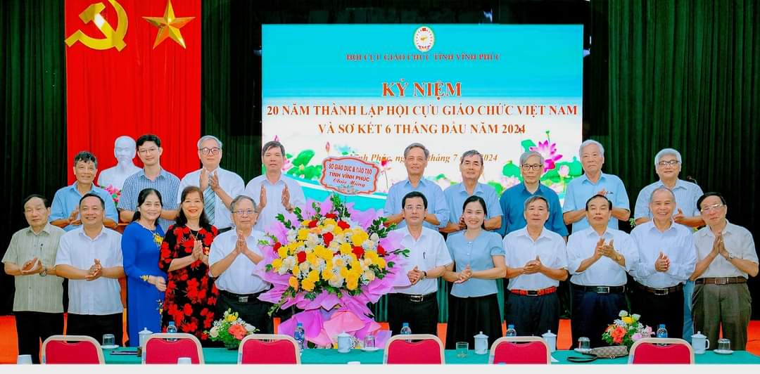 KỶ NIỆM 20 NĂM THÀNH LẬP HỘI CỰU GIÁO CHỨC VIỆT NAM VÀ TIẾN TỚI ĐẠI HỘI ĐẠI BIỂU HỘI CỰU GIÁO CHỨC TỈNH LẦN THỨ IV
