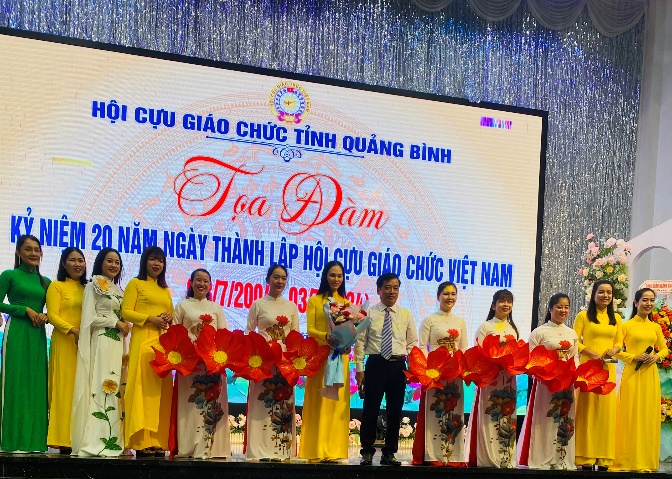KỶ NIỆM 20 NĂM XÂY DỰNG VÀ PHÁT TRIỂN HỘI CỰU GIÁO CHỨC VIỆT NAM
