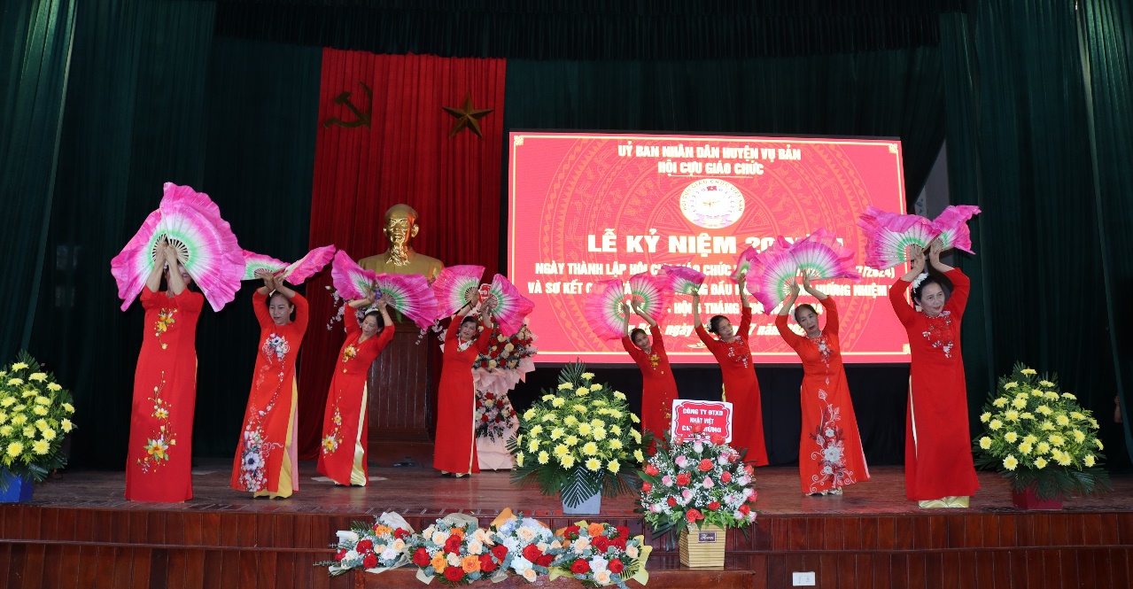 KỶ NIỆM 20 NĂM XÂY DỰNG VÀ PHÁT TRIỂN HỘI CỰU GIÁO CHỨC VIỆT NAM