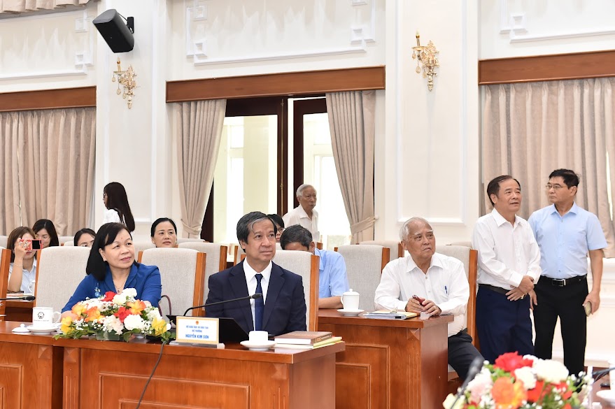 BỘ TRƯỞNG BỘ GIÁO DỤC VÀ ĐÀO TẠO NGUYỄN KIM SƠN PHÁT BIỀU CHỈ ĐẠO TẠI HỘI THẢO KHOA HỌC