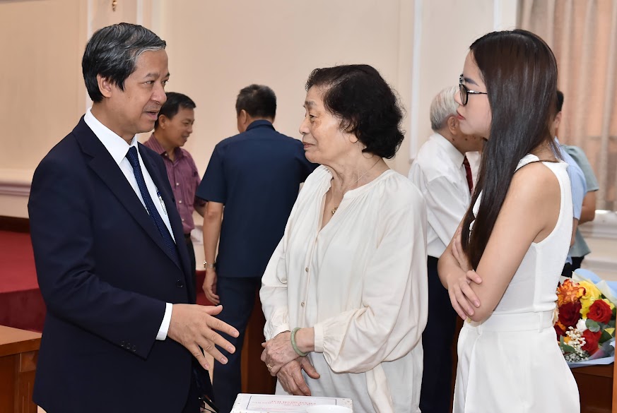 BỘ TRƯỞNG BỘ GIÁO DỤC VÀ ĐÀO TẠO NGUYỄN KIM SƠN PHÁT BIỀU CHỈ ĐẠO TẠI HỘI THẢO KHOA HỌC