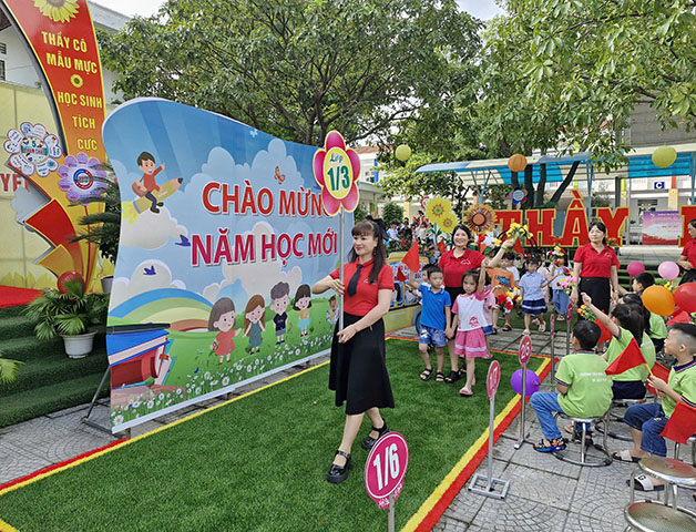 Phú Thọ: Học sinh nô nức tựu trường năm học 2024 - 2025