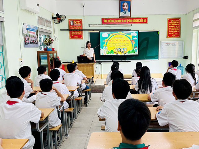 Phú Thọ: Học sinh nô nức tựu trường năm học 2024 - 2025