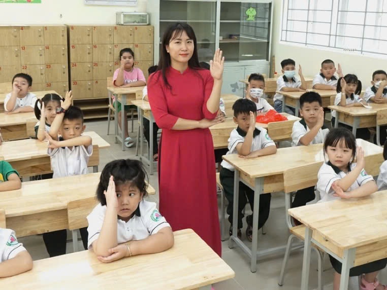 Địa phương vào cuộc bước đầu giải quyết vấn đề thiếu giáo viên