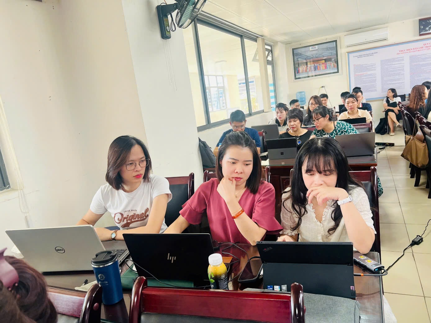 TẬP HUẤN ỨNG DỤNG AI TRONG DẠY HỌC TẠI TRƯỜNG THCS MAI DỊCH
