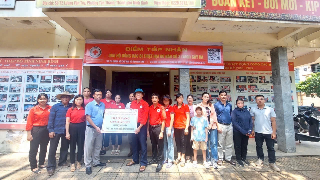 Tạp Chí Giáo Chức Việt Nam và Tạp chí Biển Việt Nam Chung Tay Khắc Phục Hậu Quả Sau Bão