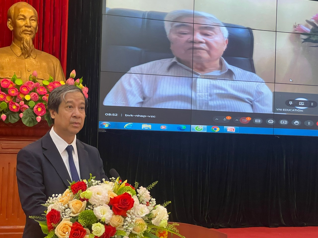 CUỘC ĐỜI VÀ SỰ NGHIỆP CỦA GIÁO SƯ, TIẾN SĨ KHOA HỌC, VIỆN SĨ, NHÀ GIÁO NHÂN DÂN PHẠM MINH HẠC
