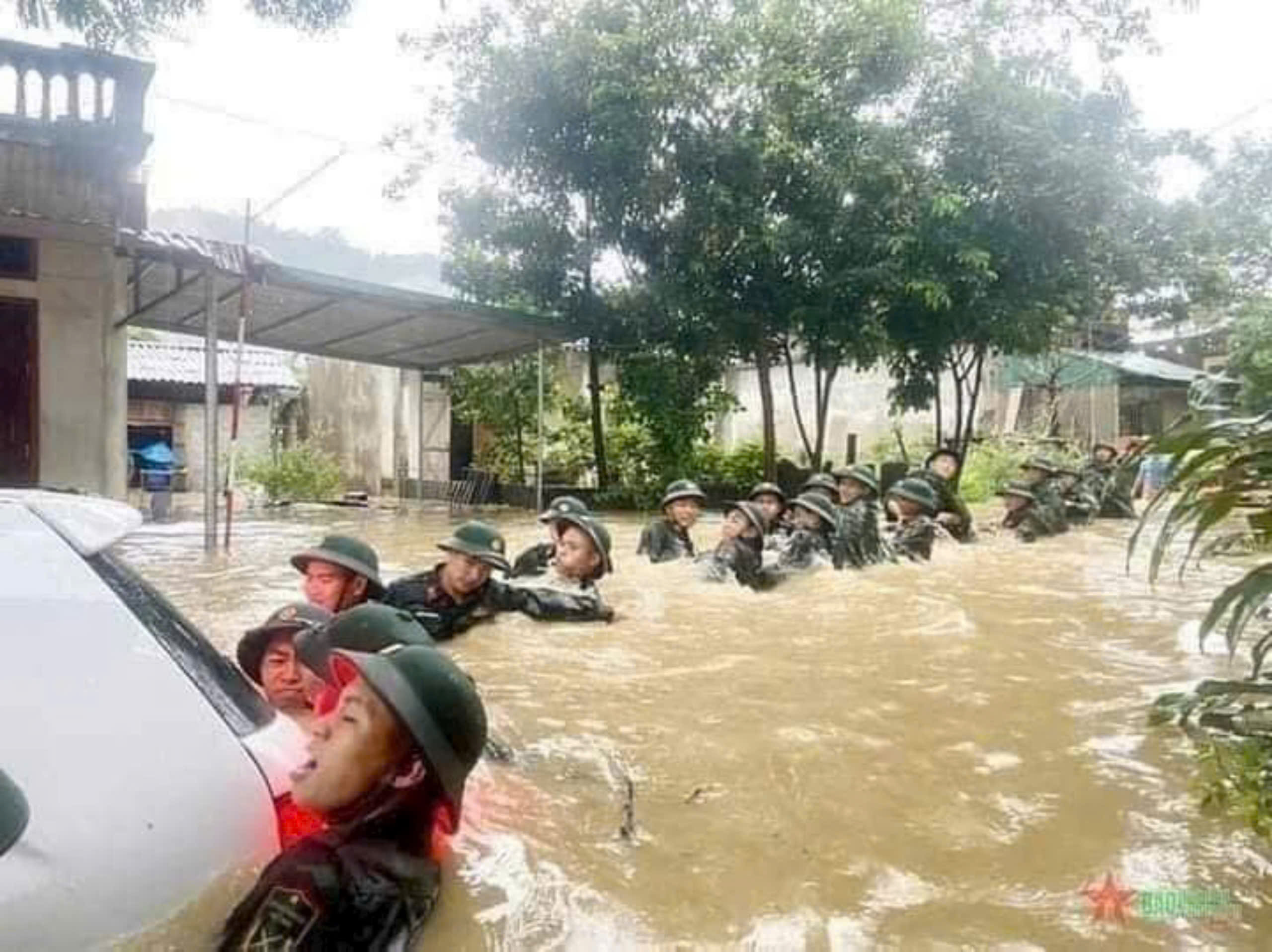 “BỘ ĐỘI CỤ HỒ” THỦY CHUNG SON SẮT VỚI LỜI THỀ SẴN SÀNG XẢ THÂN CHIẾN ĐẤU HY SINH VÌ NƯỚC, VÌ DÂN