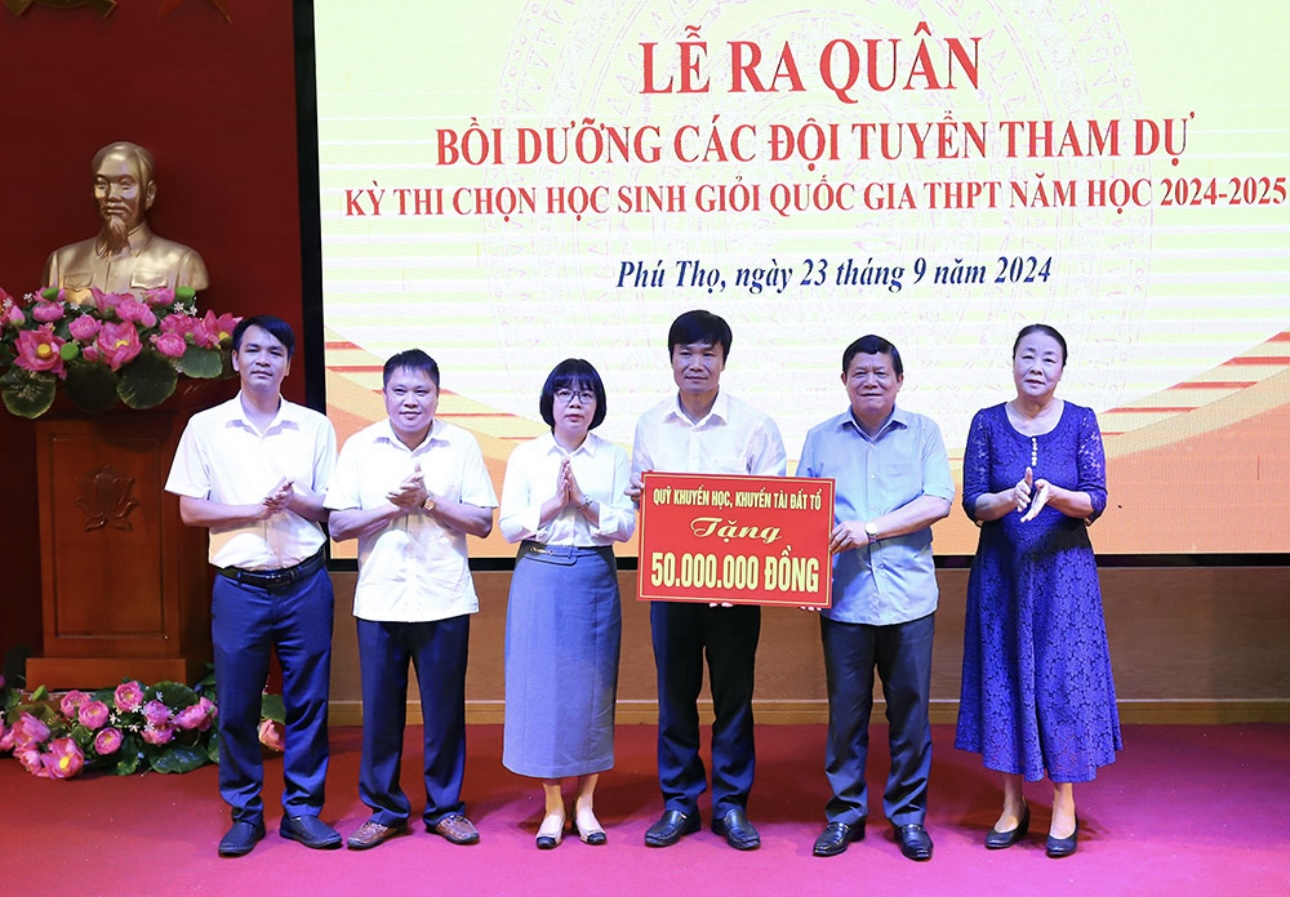 Phú Thọ tổ chức lễ ra quân bồi dưỡng các đội tuyển tham dự Kỳ thi chọn học sinh giỏi quốc gia THPT năm học 2024 - 2025