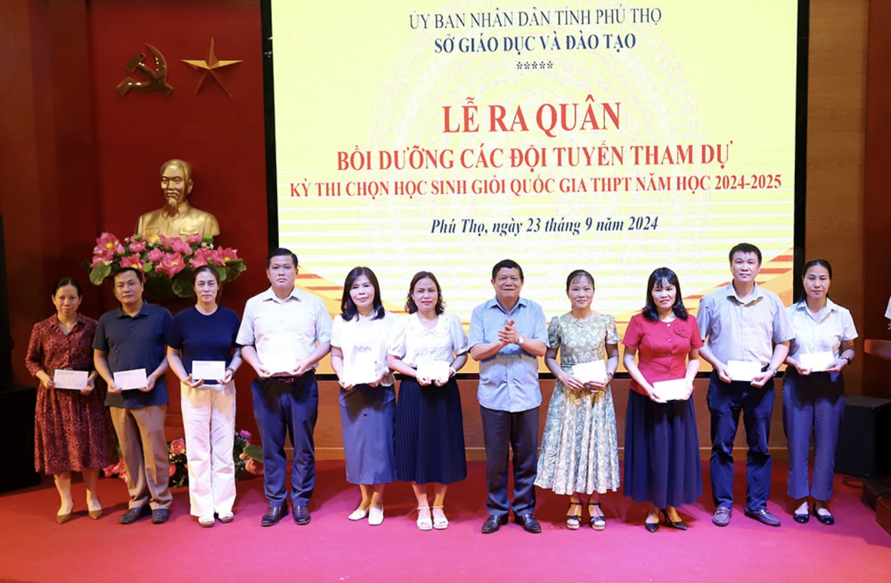 Phú Thọ tổ chức lễ ra quân bồi dưỡng các đội tuyển tham dự Kỳ thi chọn học sinh giỏi quốc gia THPT năm học 2024 - 2025