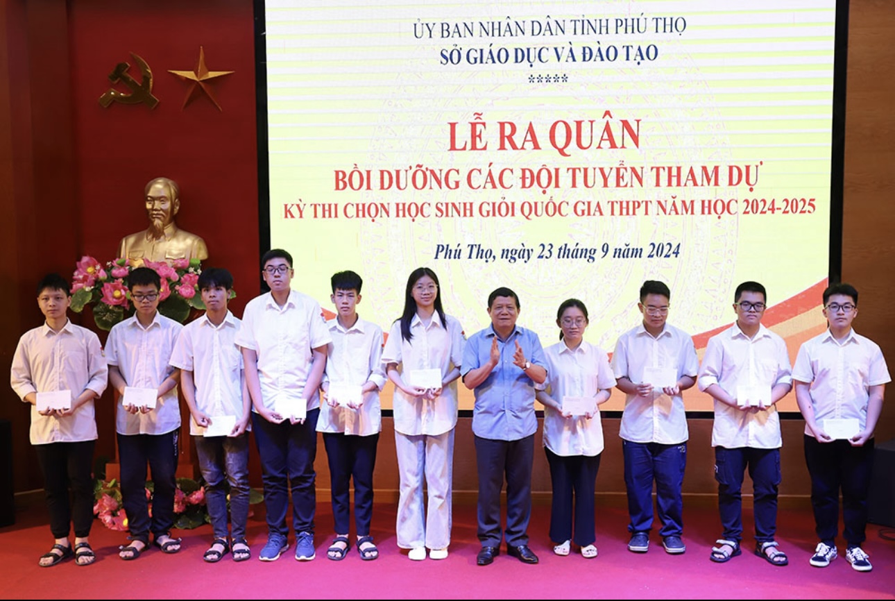 Phú Thọ tổ chức lễ ra quân bồi dưỡng các đội tuyển tham dự Kỳ thi chọn học sinh giỏi quốc gia THPT năm học 2024 - 2025