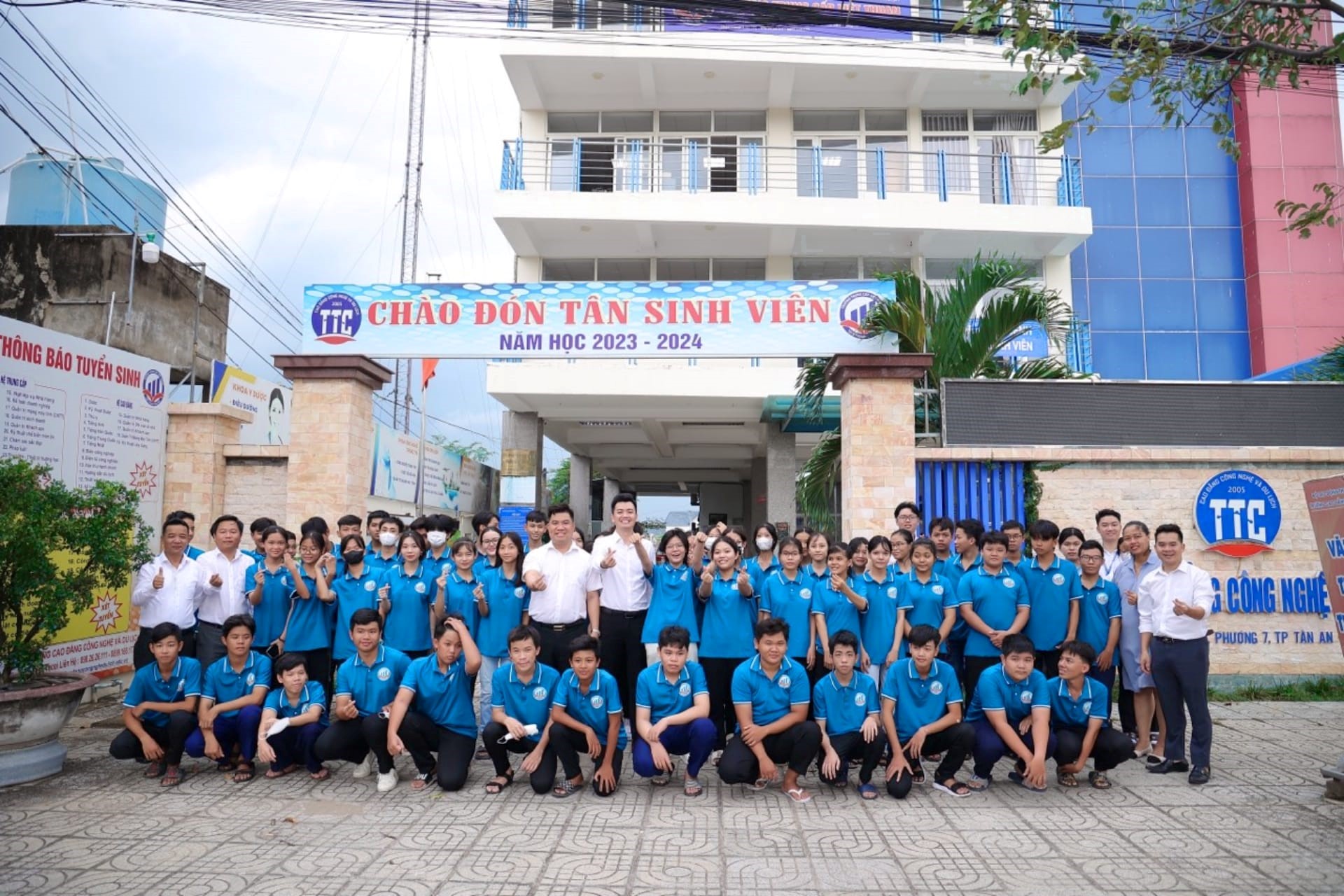 Tiếp đón đoàn công tác huyện Phong Điền thành phố Cần Thơ thăm quan, dự hội nghị tại trường Cao đẳng Công nghệ và Du lịch
