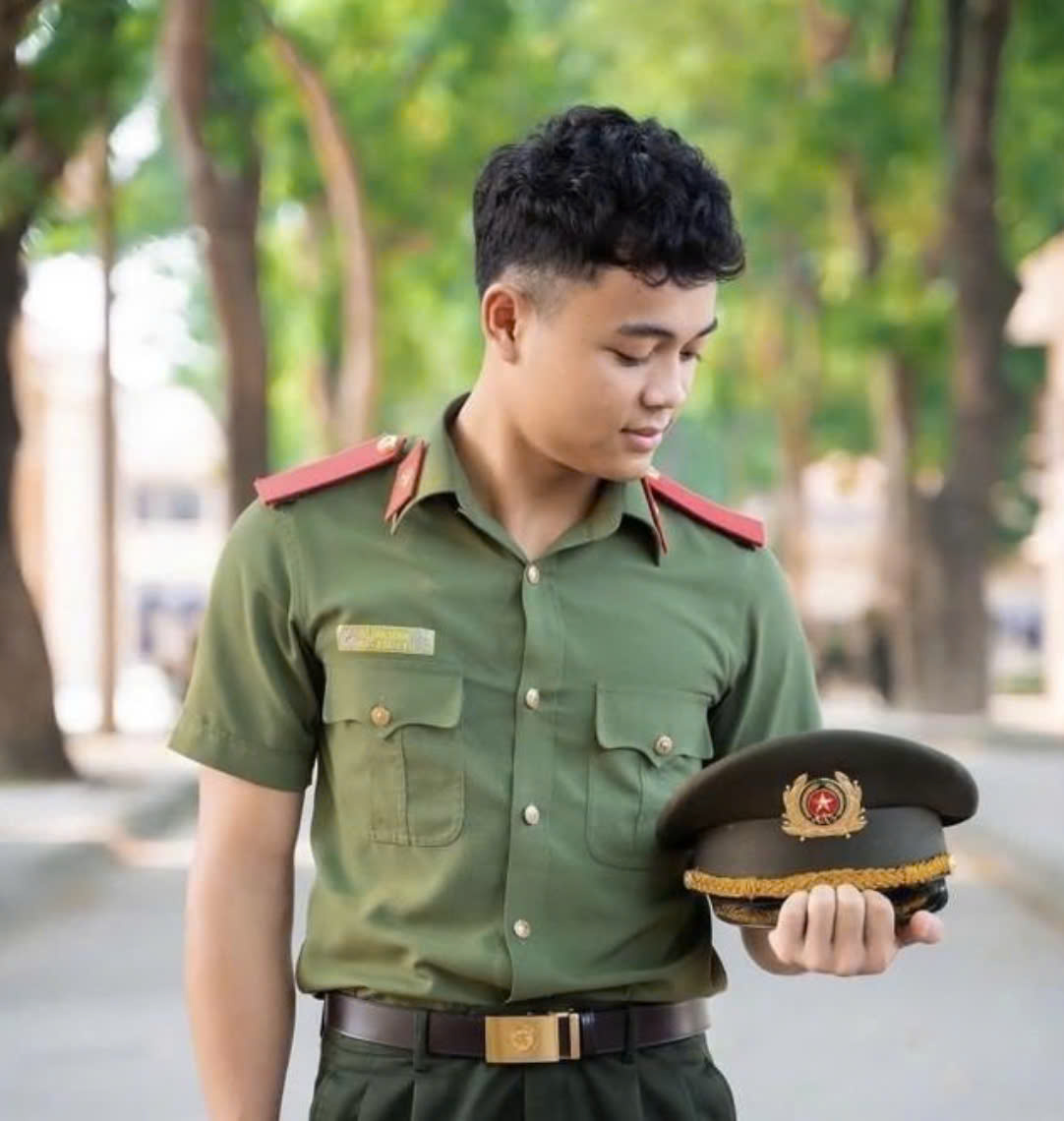 Lần đầu tiên một học sinh dân tộc Bru Vân Kiều thi đậu vào ngành Công an