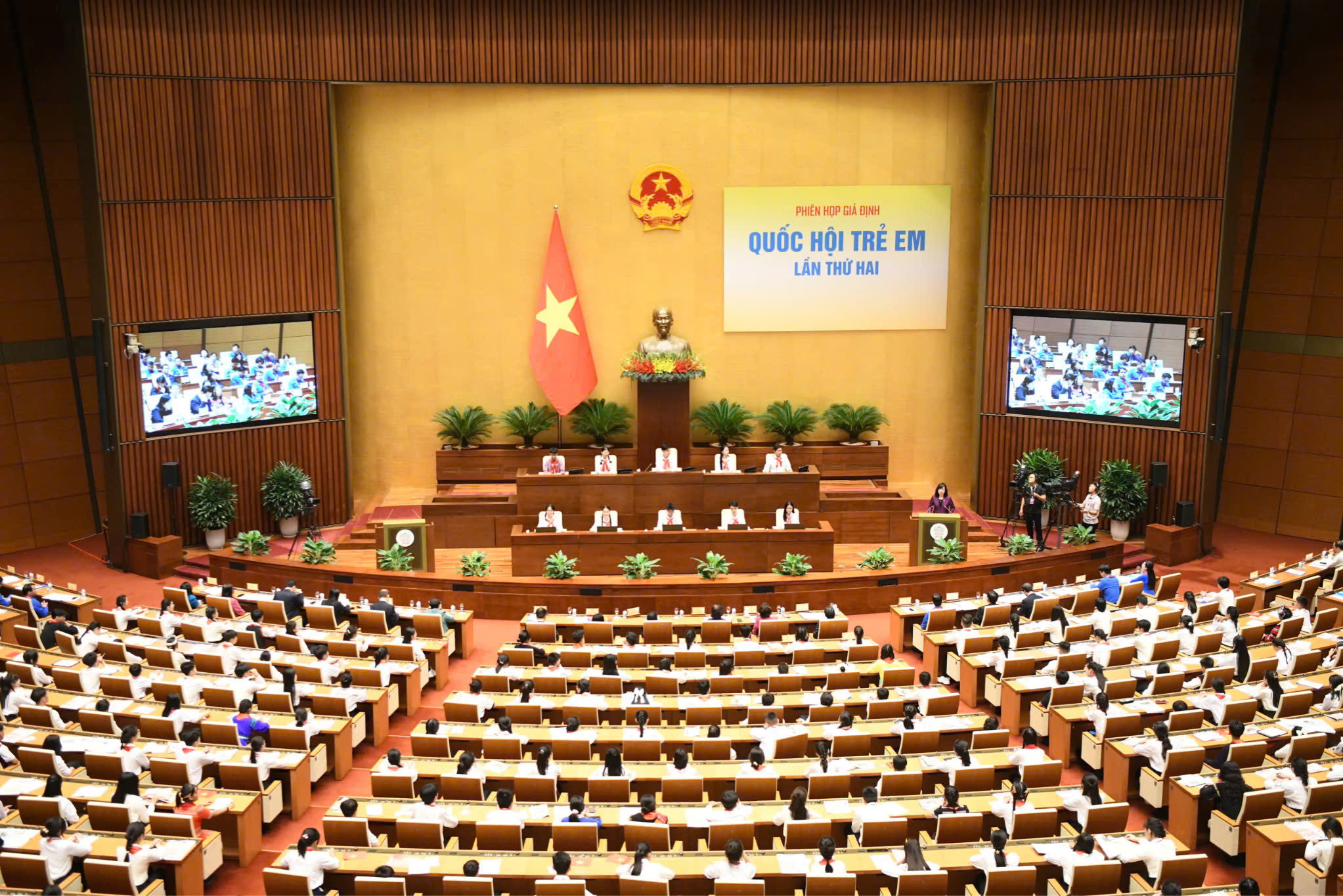 Bộ Trưởng Nguyễn Kim Sơn: Trường Học Hạnh Phúc Không Có Chỗ Cho Bạo Lực