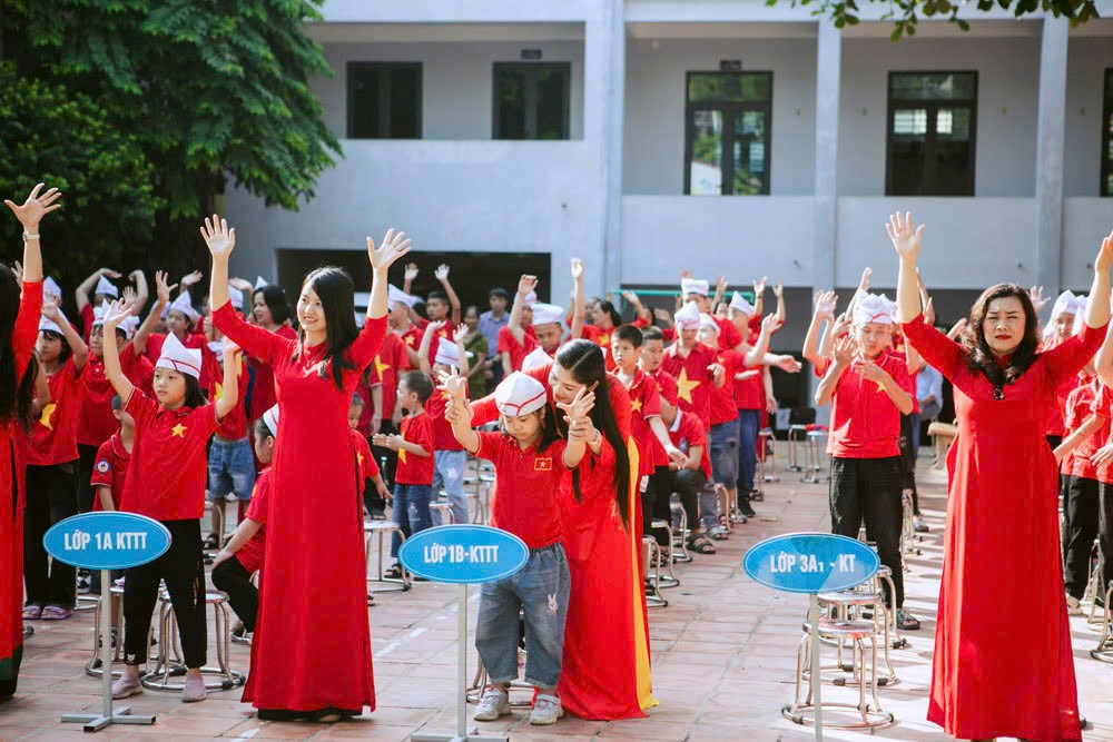 Phú Thọ: Trung tâm Bảo trợ trẻ em mồ côi tàn tật Việt Trì tưng bừng khai giảng năm học 2024 - 2025