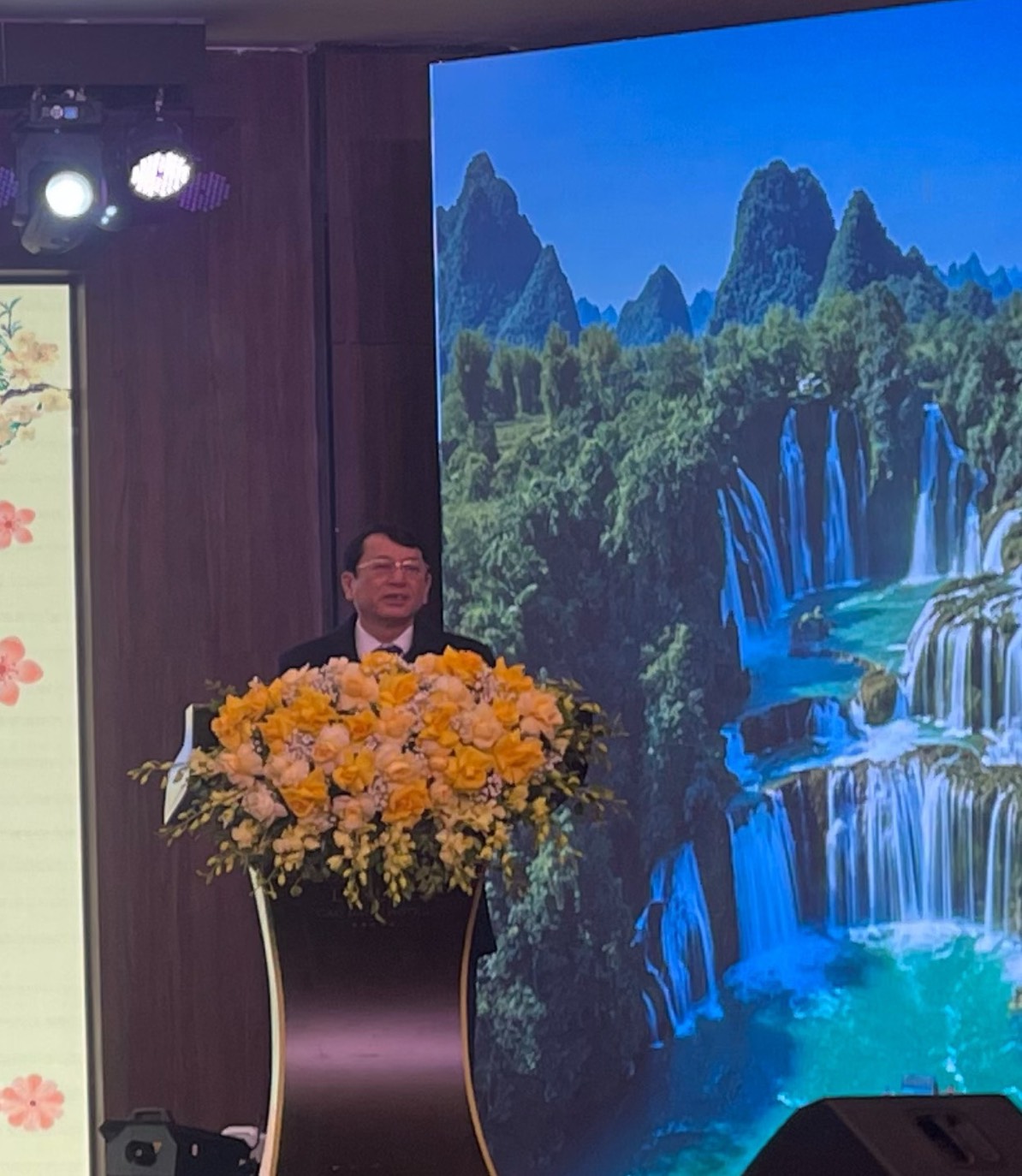 Cao Bằng: Tập trung thực hiện đồng bộ các giải pháp, tăng trưởng rõ nét trên các lĩnh vực.