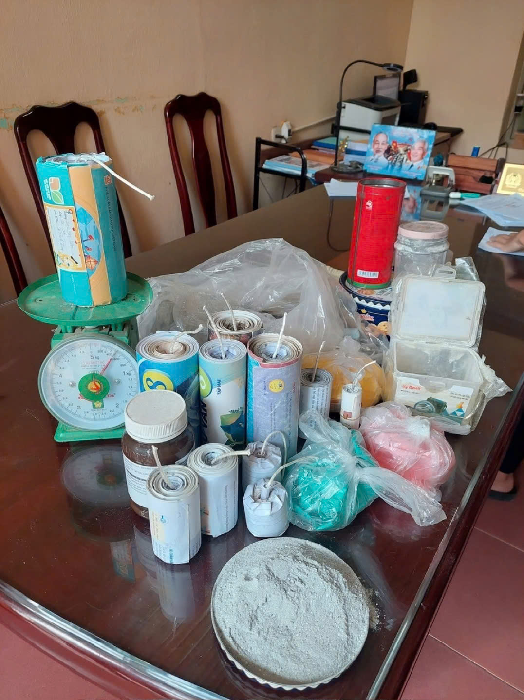 Tự chế pháo nổ nhiều học sinh bị chấn thương nặng