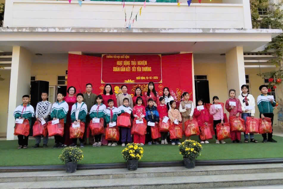 Xuân Gắn Kết, Tết Yêu Thương: Trường Tiểu Học Quất Động Lan Tỏa Yêu Thương Dịp Tết