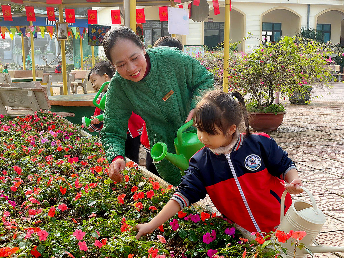 Lào Cai: Ra quân tổng vệ sinh môi trường “Vì cuộc sống xanh và văn minh” tại Trường Tiểu học Bắc Cường