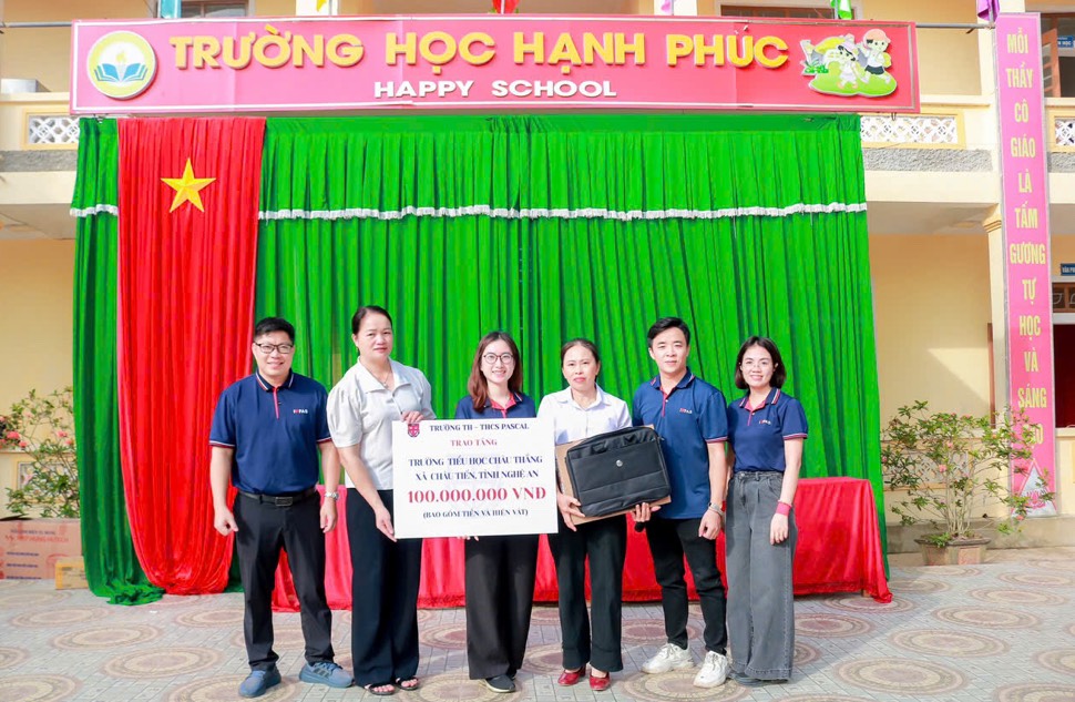 Hành trình thắp lửa: PASCAL CHIA SẺ GIỮA TÀN TÍCH BÃO LŨ NGHỆ AN