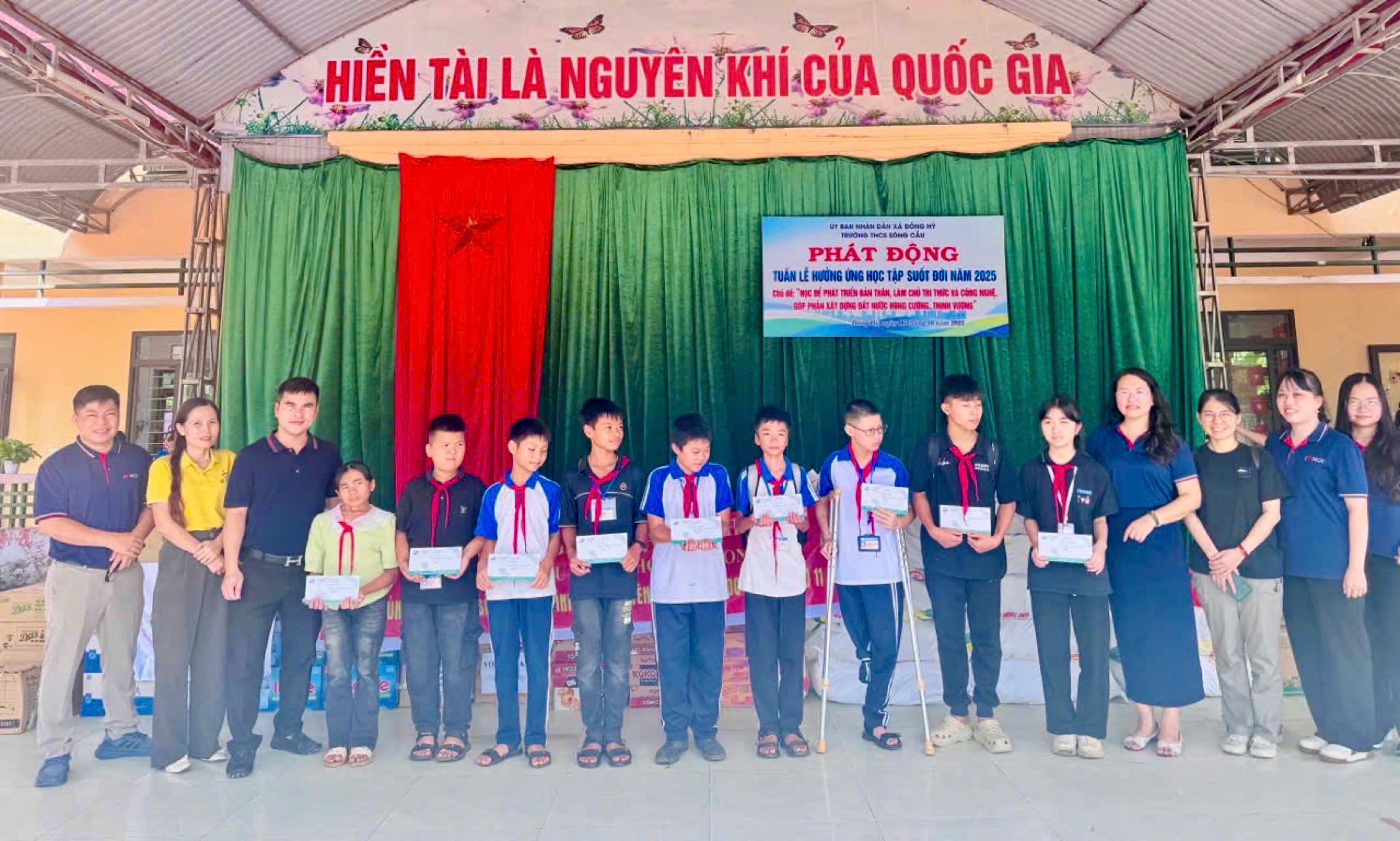 Trao Yêu Thương – Gieo Hy Vọng: TRƯỜNG NEWTON 5 HƯỚNG VỀ THÁI NGUYÊN SAU LŨ