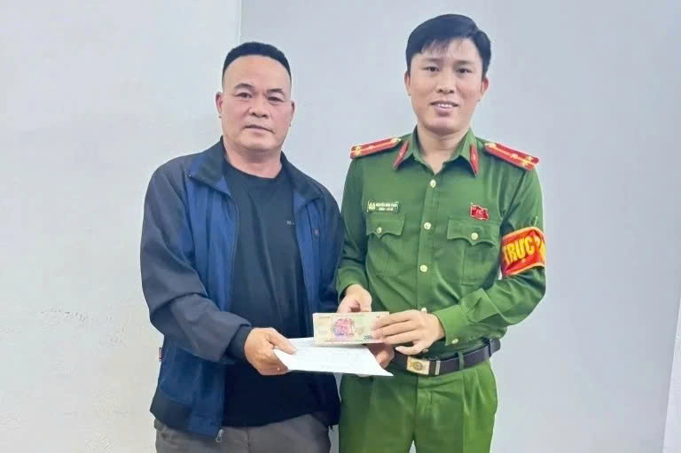 Thanh Hóa: Học sinh Hoằng Tiến nhặt được của rơi, trả lại người mất – nghĩa cử đẹp của tuổi trẻ
