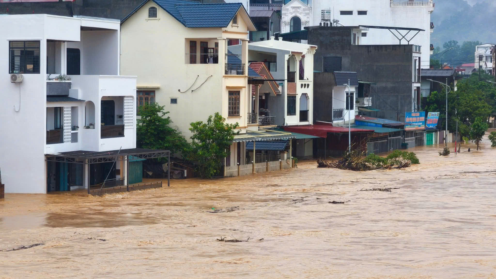 Cao Bằng khẩn trương ứng phó bão số 11: Siết chặt kỷ luật điều hành, bảo đảm an toàn tuyệt đối cho nhân dân