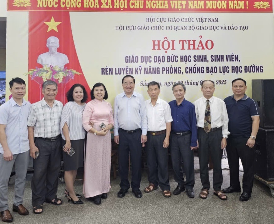 Hội thảo “Giáo dục đạo đức học sinh, sinh viên – Rèn luyện kỹ năng phòng, chống bạo lực học đường” GIÁO DỤC NHÂN VĂN VÀ TRÁCH NHIỆM CHUNG CỦA TOÀN XÃ HỘI