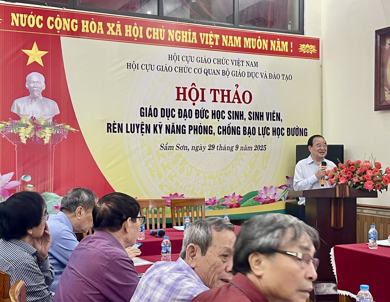 Hội thảo “Giáo dục đạo đức học sinh, sinh viên – Rèn luyện kỹ năng phòng, chống bạo lực học đường” GIÁO DỤC NHÂN VĂN VÀ TRÁCH NHIỆM CHUNG CỦA TOÀN XÃ HỘI