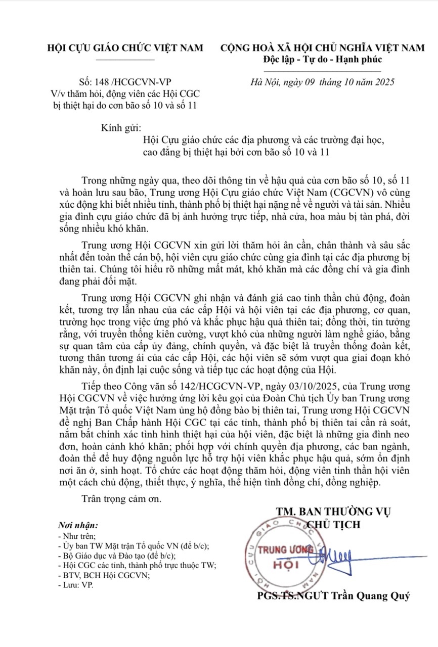 Trung ương Hội Cựu giáo chức Việt Nam thăm hỏi, động viên hội viên bị thiệt hại do bão số 10 và 11