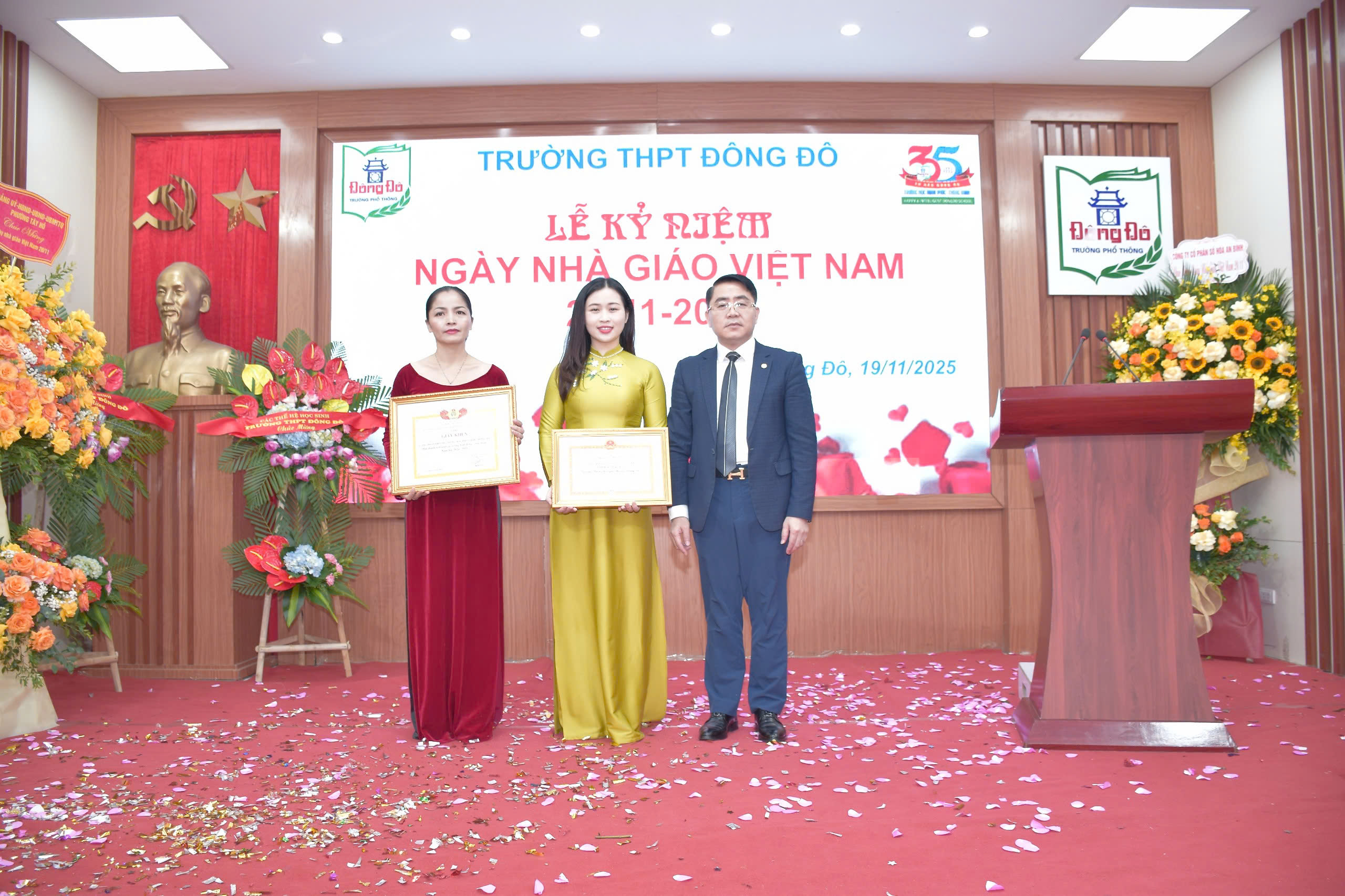 Hà Nội: Trường THPT Đông Đô long trọng kỷ niệm 43 năm Ngày Nhà giáo Việt Nam và Khai trương Thư viện số