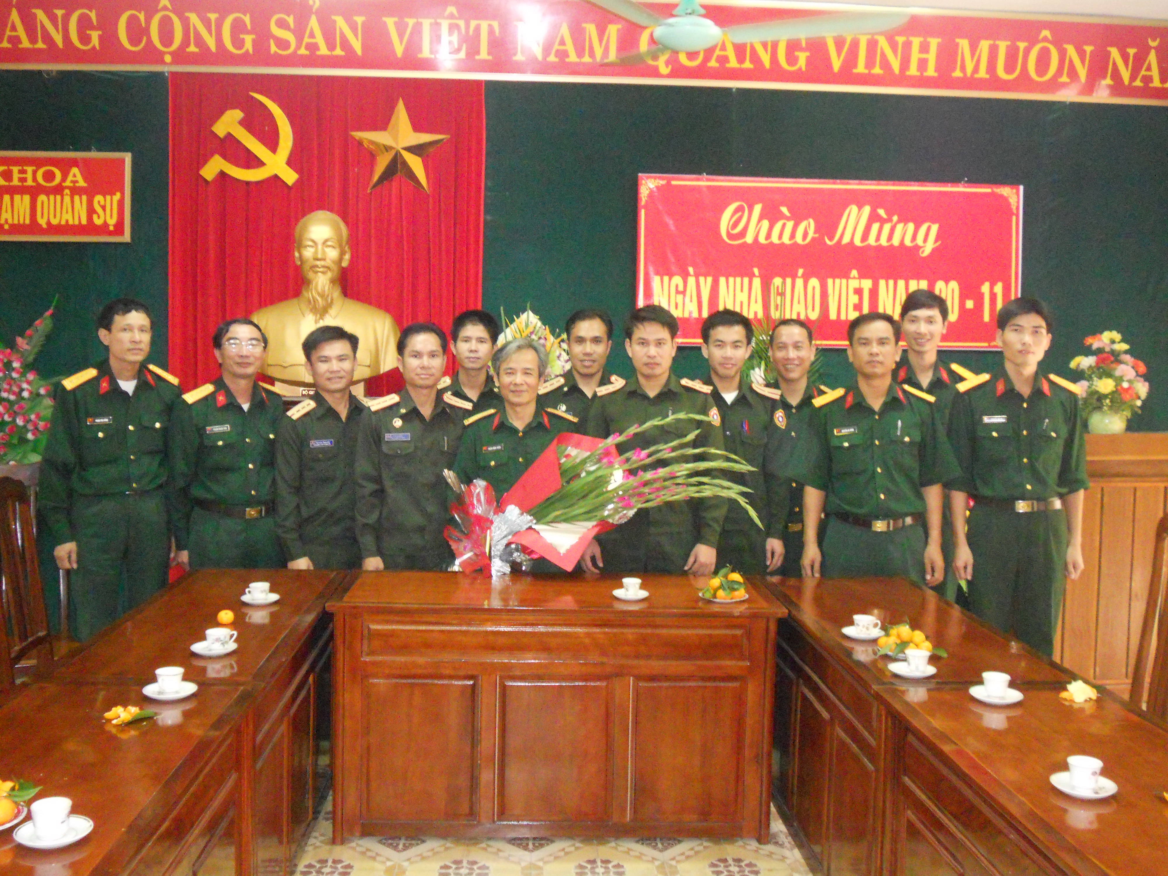 VAI TRÒ CỦA NHÀ GIÁO TRONG ĐỘT PHÁ PHÁT TRIỂN GIÁO DỤC THEO TINH THẦN NGHỊ QUYẾT 71-NQ/TW CỦA BỘ CHÍNH TRỊ