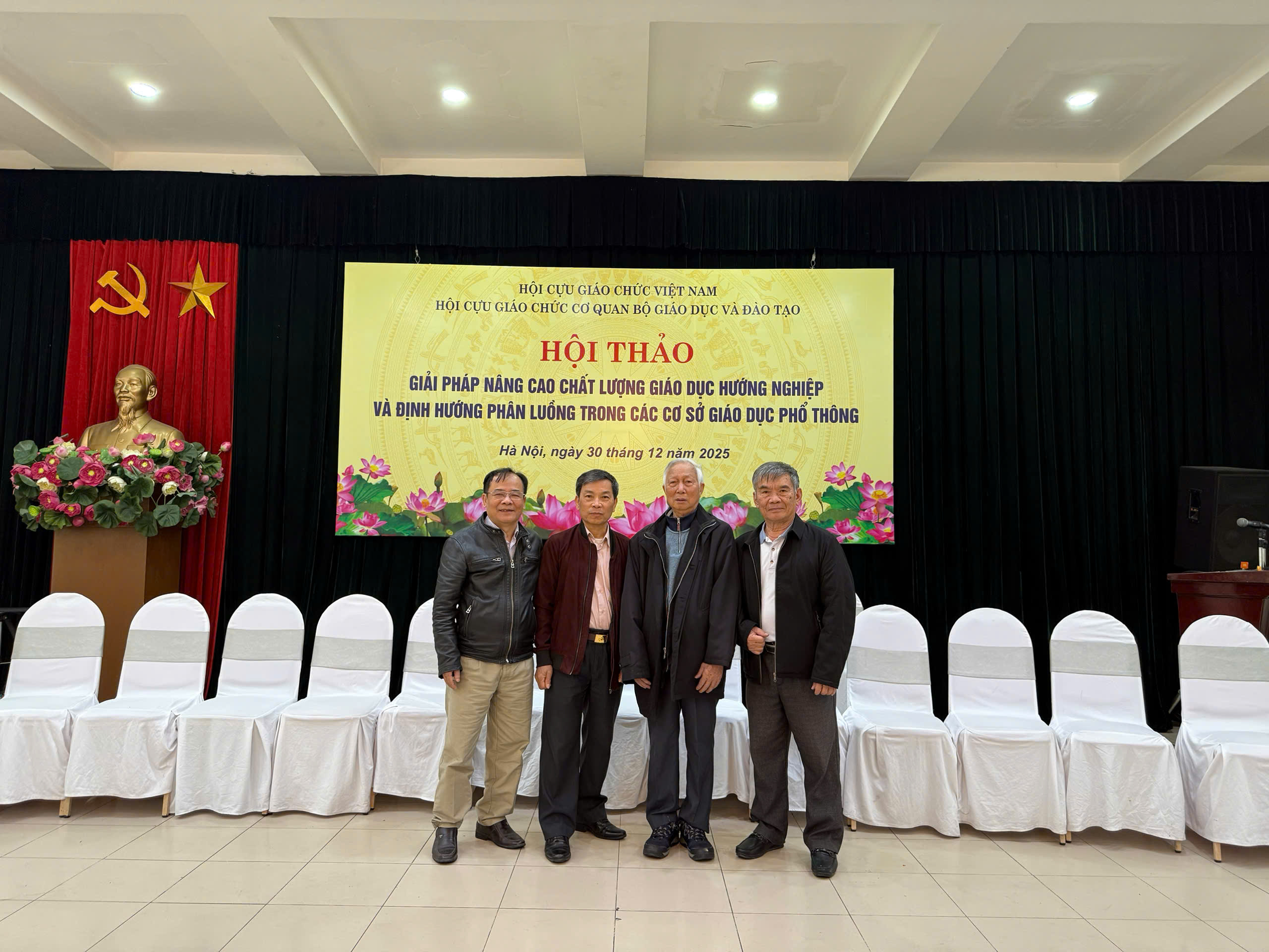HỘI CỰU GIÁO CHỨC CƠ QUAN BỘ GIÁO DỤC VÀ ĐÀO TẠO TỔ CHỨC HỘI THẢO KHOA HỌC VỀ GIẢI PHÁP NÂNG CAO CHẤT LƯỢNG GIÁO DỤC HƯỚNG NGHIỆP VÀ ĐỊNH HƯỚNG PHÂN LUỒNG