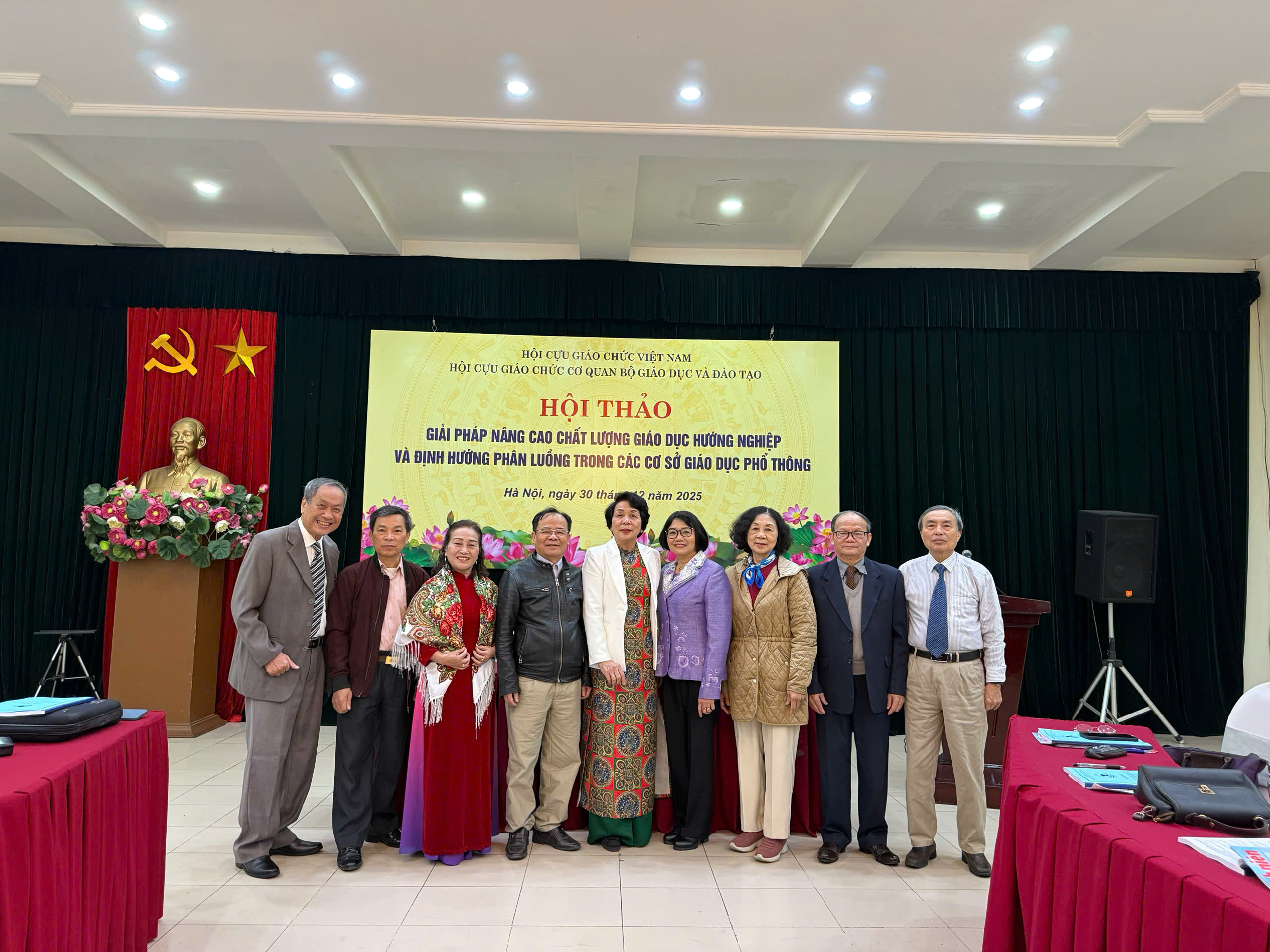 HỘI CỰU GIÁO CHỨC CƠ QUAN BỘ GIÁO DỤC VÀ ĐÀO TẠO TỔ CHỨC HỘI THẢO KHOA HỌC VỀ GIẢI PHÁP NÂNG CAO CHẤT LƯỢNG GIÁO DỤC HƯỚNG NGHIỆP VÀ ĐỊNH HƯỚNG PHÂN LUỒNG