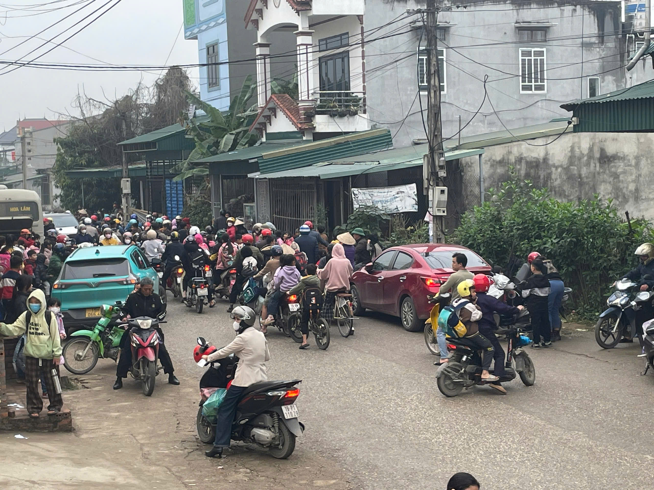Phú Thọ: Thông tư 29 có hiệu lực nhiều phụ huynh lo lắng việc đón con