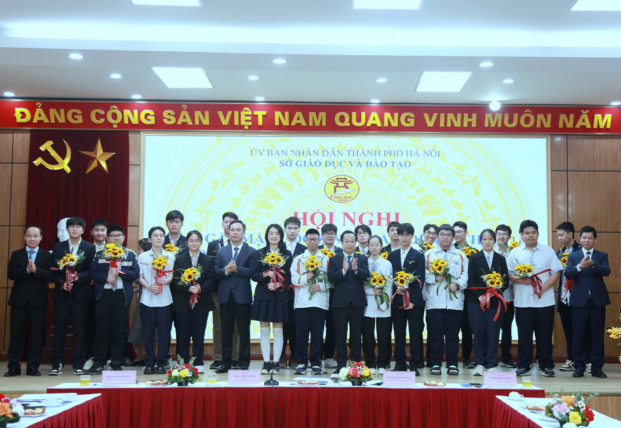 Hà Nội động viên học sinh trước kỳ thi tuyển chọn đội tuyển Olympic quốc tế