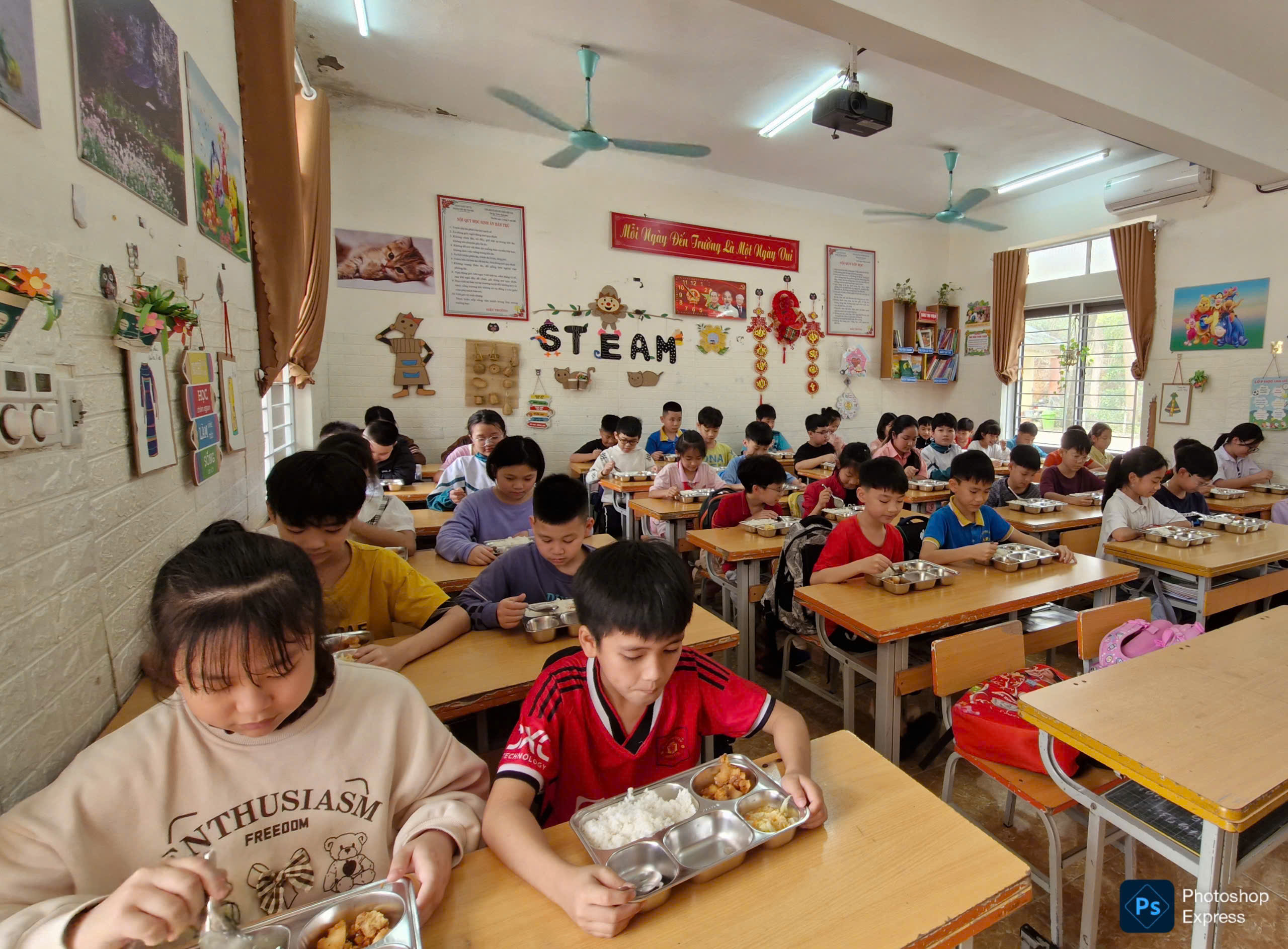 Thành phố Việt Trì (Phú Thọ) chú trọng an toàn thực phẩm tại các bếp ăn bán trú