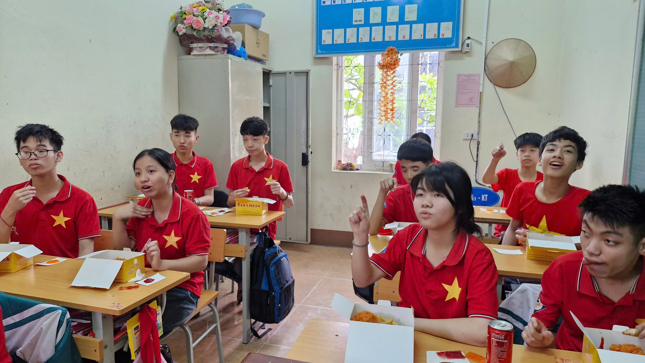 Phú Thọ: Bữa cơm đặc biệt tại Trung tâm Bảo trợ trẻ em mồ côi tàn tật Việt Trì