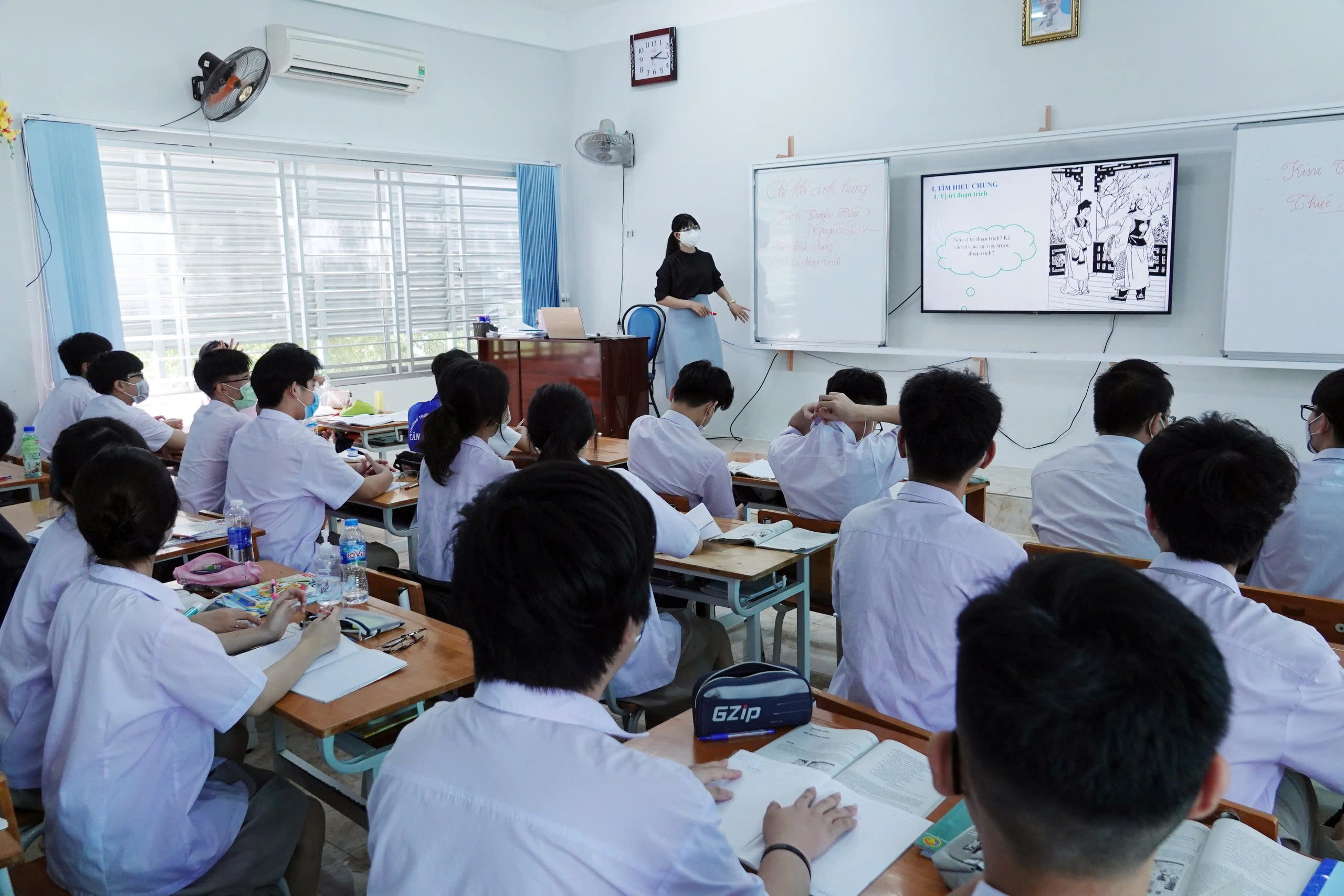Tuyển sinh lớp 10 năm 2025: Bỡ ngỡ với những yêu cầu mới từ chương trình giáo dục phổ thông 2018