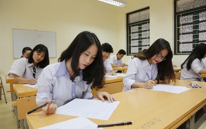 Thủ tướng chỉ đạo tổ chức nghiêm túc kỳ thi tốt nghiệp THPT và tuyển sinh đầu cấp năm 2025